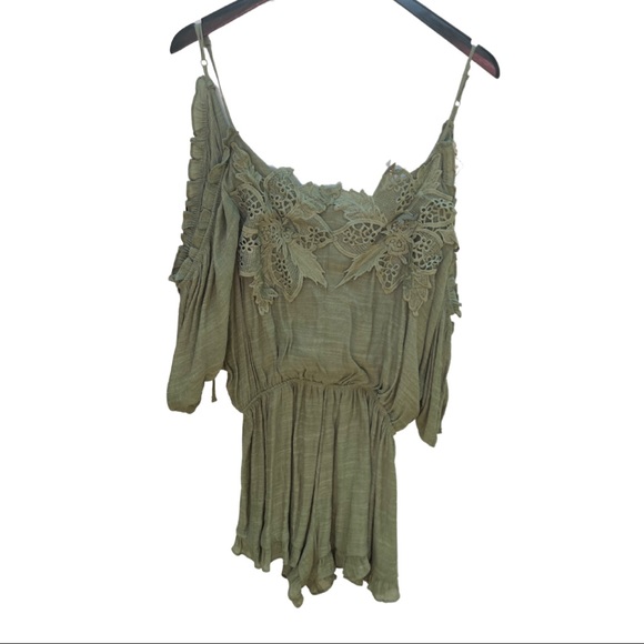 Cold Shoulder Romper - Picture 1 of 1